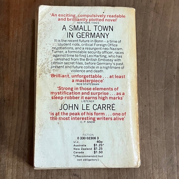 John Le Carré A Small Town in Germany - vintage 1974 edition paperback Book - Picture 2 of 15